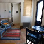 Clive And Bifi's House * Lakhania
