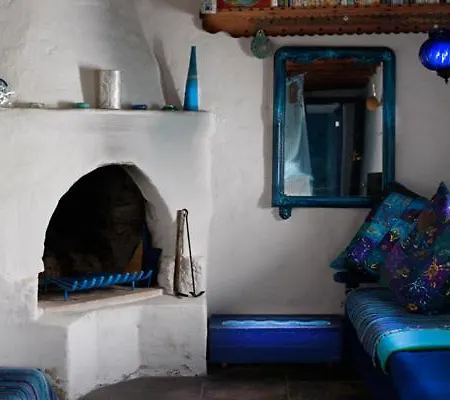 Clive And Bifi's House * Lachania