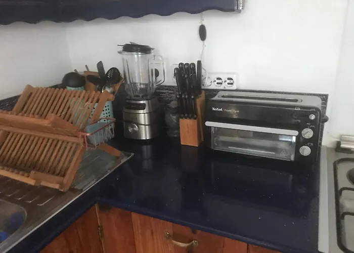 Clive And Bifi's House * Lachania