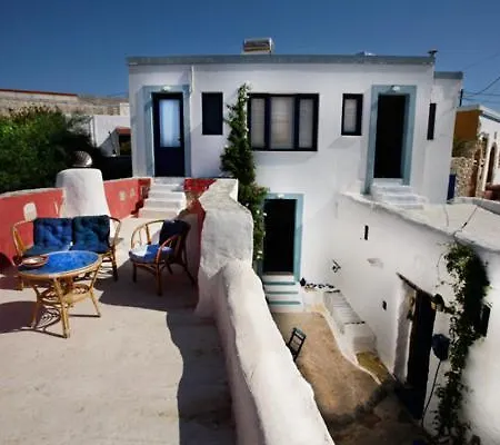 Clive And Bifi's House Nyaraló