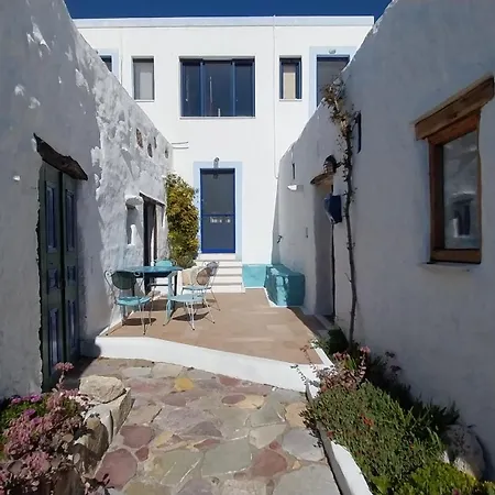 בית נופש Clive And Bifi's House *