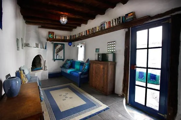 בית נופש Clive And Bifi's House *